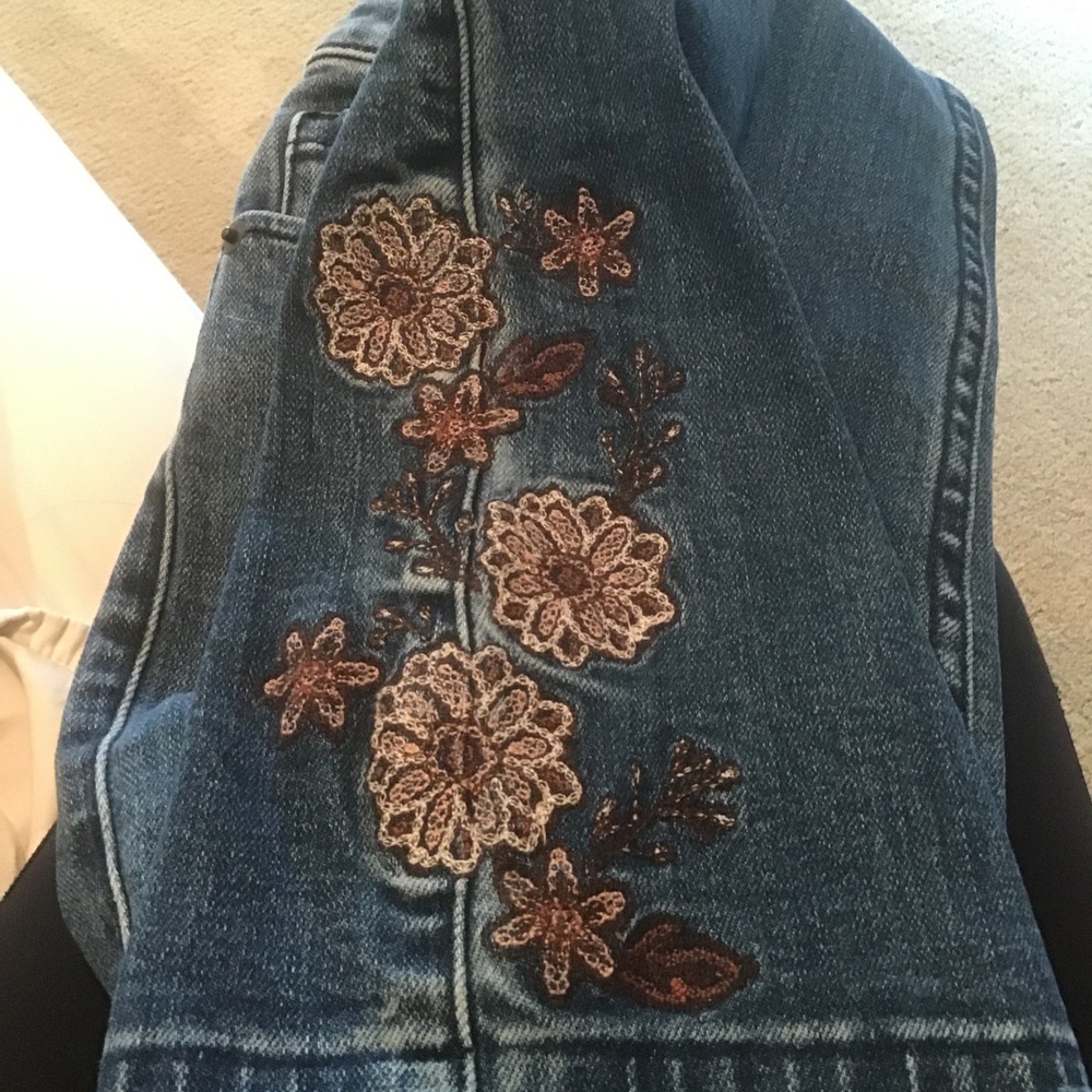Idyllwind Miranda Lambert Floral Embroidered Flare Jeans Blue Button Fly 2/34 - Picture 6 of 8